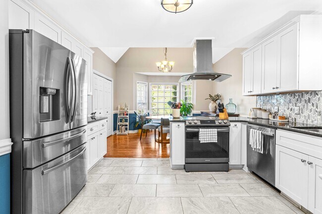 Photo - 6732 Queen Annes Dr