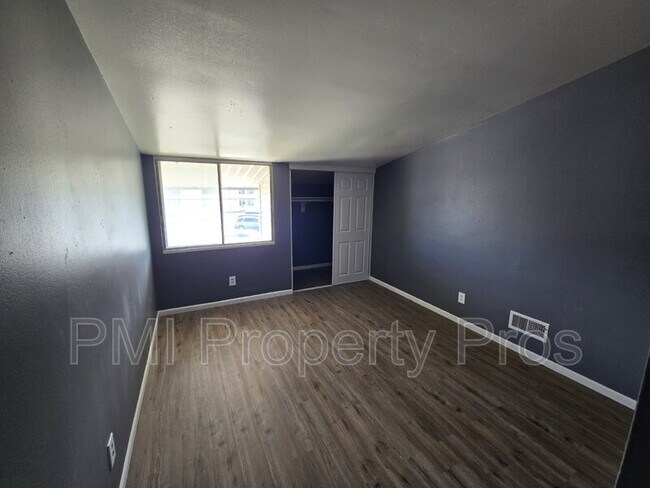 8842 N 95th St Unit j