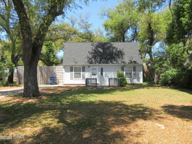 Building Photo - 1113 Arthur Ave