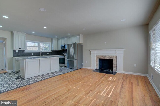 Photo - 106 North St NE