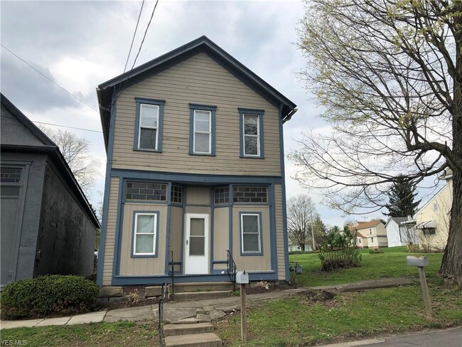 Front View - 308 S Jefferson St House