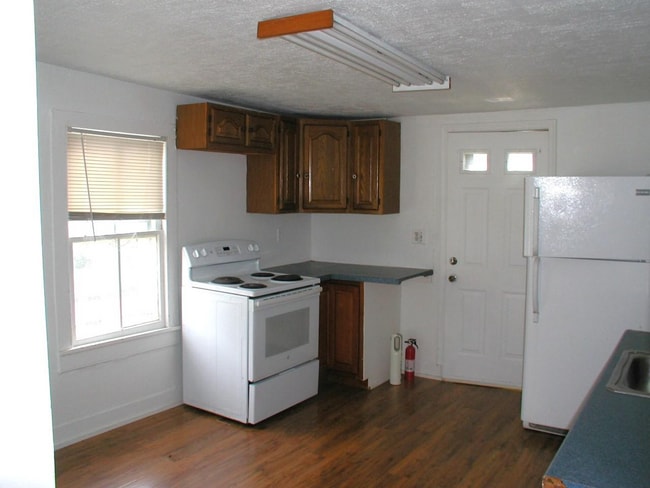Photo - Cozy 1-Bedroom, 1 Bath in Cedarville, NJ. Unit 2nd Floor Apartment