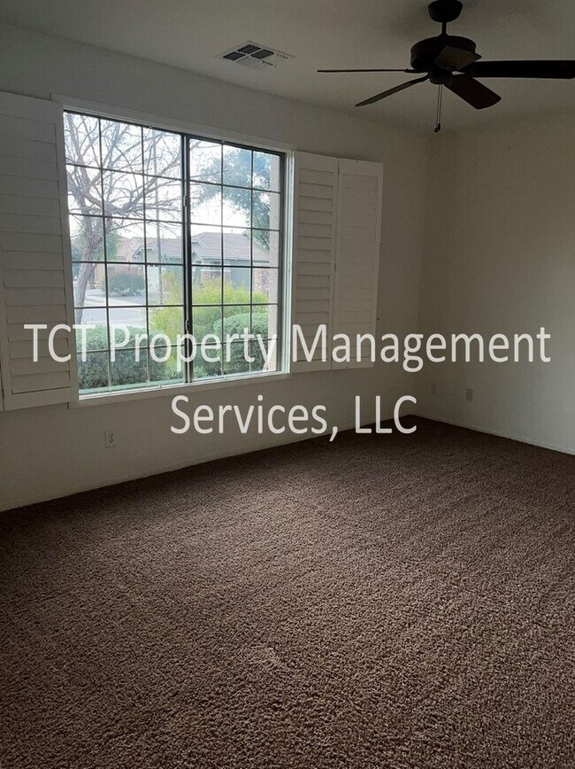 Photo - Beautiful 3 Bedroom Home In Shamrock Estates!