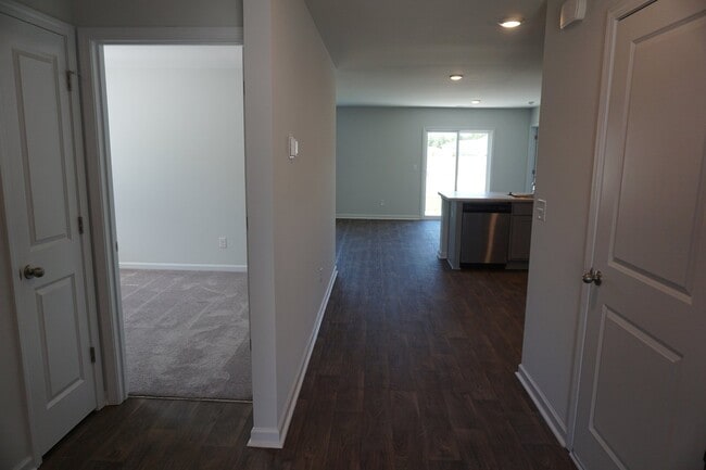 Photo - 602 Draymore Dr NE
