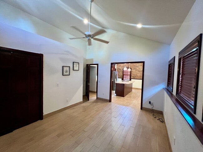Photo - 104 Linwood Ave Unit 102 (Carriage House)