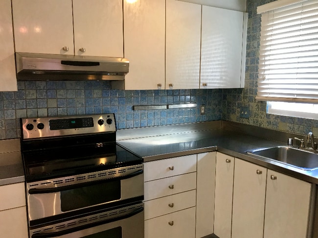 Photo - 540 Hawthorn St