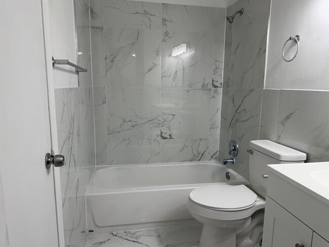 Photo - 2552 NW 52nd Ave Unit B19