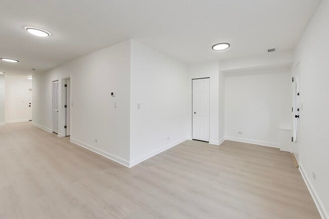 Photo - 1244 N Wolcott Ave Unit 1