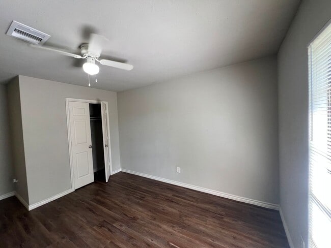 Photo - Perfect Size Single-Family Home in Hockley!
