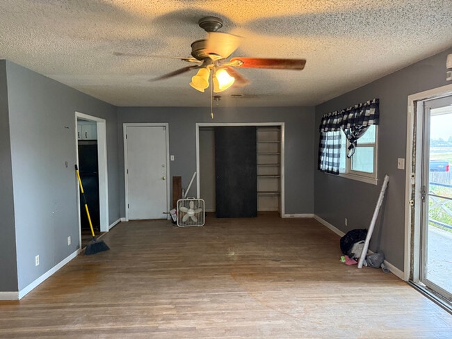 Photo - 4620 S Rusk St