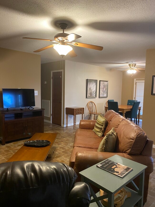 Photo - 1119 Nichols Ave