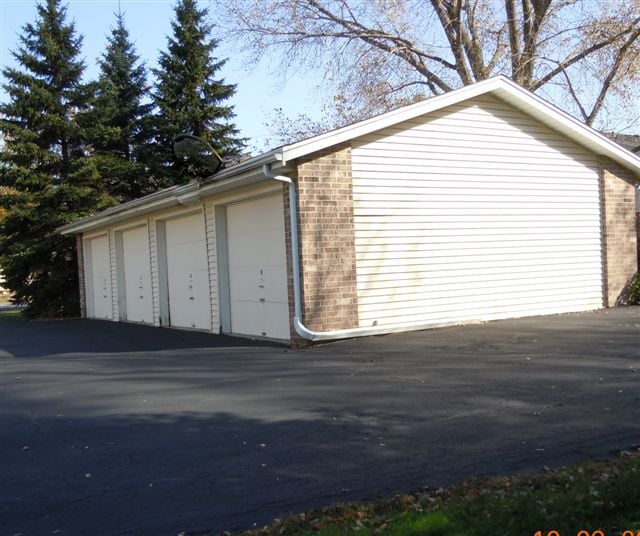 Photo - S70W14965 Cornell Cir Unit 8