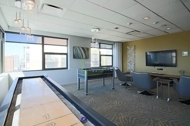 59 W Huron St Unit 7