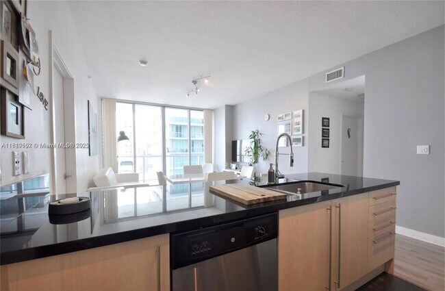 Photo - 79 SW 12th St Unidad 2410S