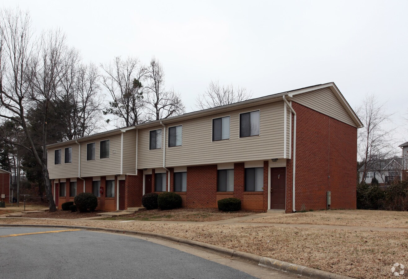 Photo - Westview Valley Apartments