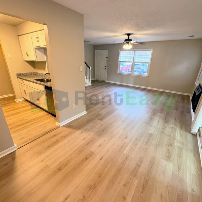 Photo - 401 Henley Ct