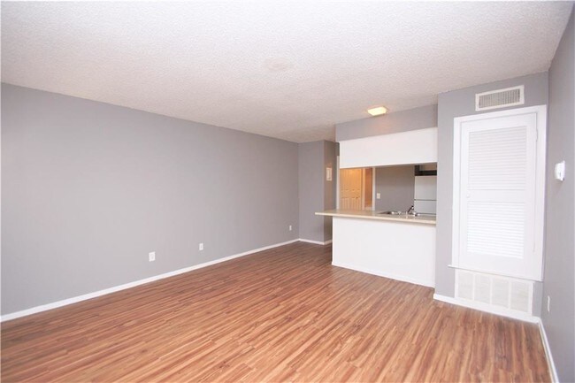 Photo - 6813 Great Northern Blvd Unit H