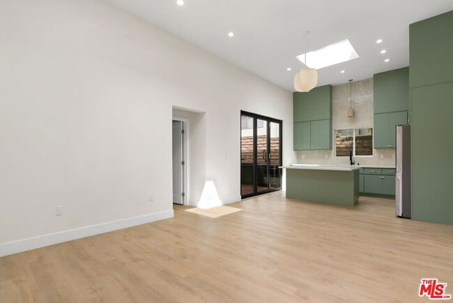 Photo - 8589 Rugby Dr