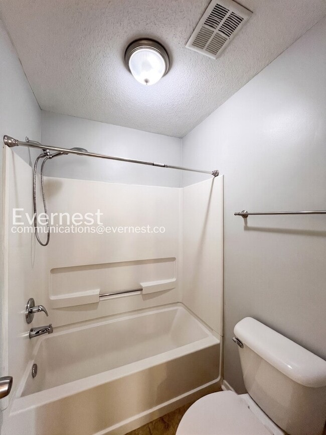 Photo - 3400 Laurelwood Dr