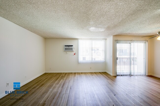 Building Photo - 5452 Corteen Pl Unit 25