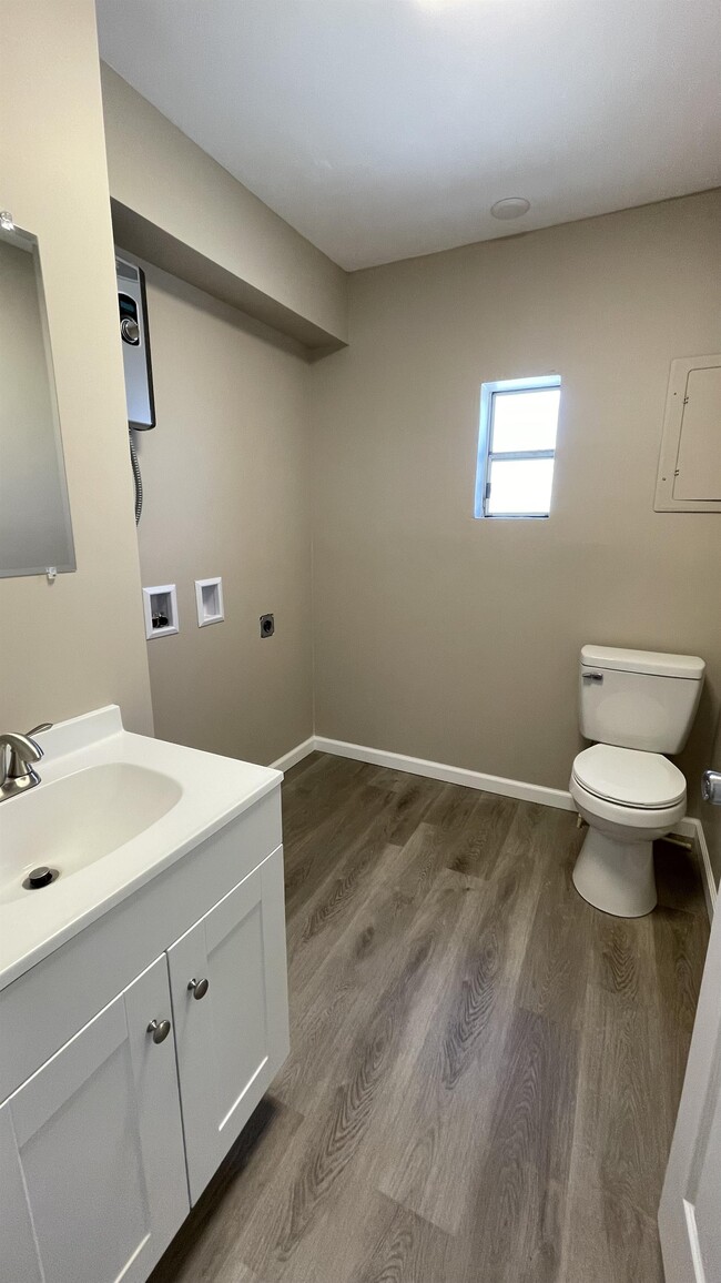 Photo - 6250 Buckingham Ave