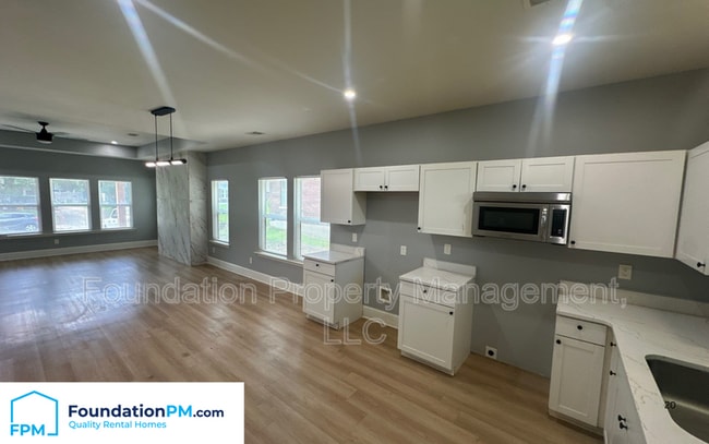 Photo - 910 Dickinson St