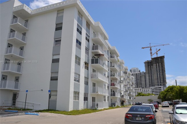 Building Photo - 16465 NE 22nd Ave Unit 110 Rental