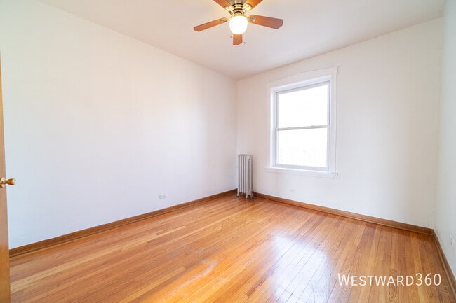 Photo - 3555 W Sunnyside Ave Unit 3