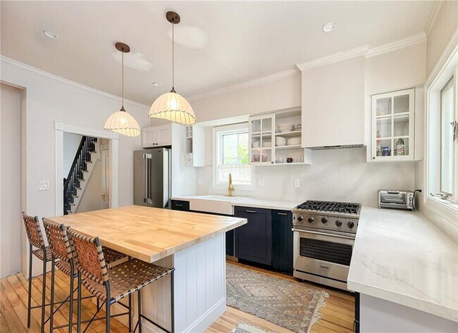 Photo - 461 Spring St