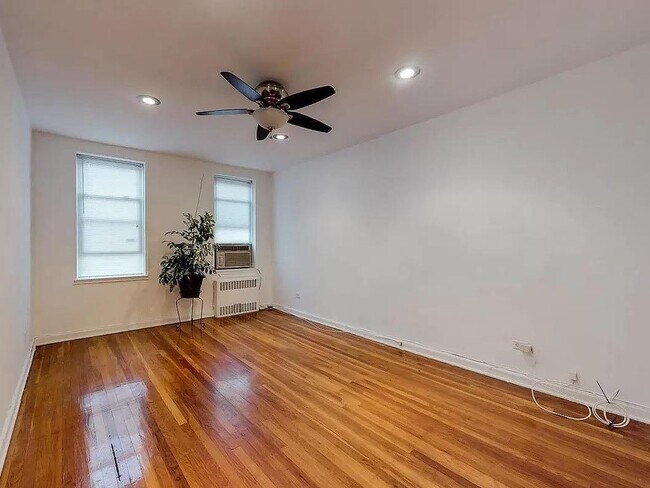 Photo - 2104 Holland Ave