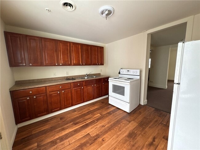 Photo - 2-12-12 Cliff St