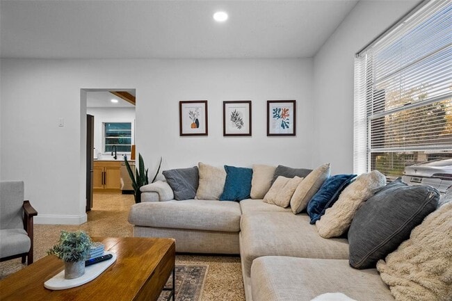 Photo - 314 W Alva St