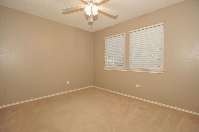 Photo - 6820 Old Quarry Ln