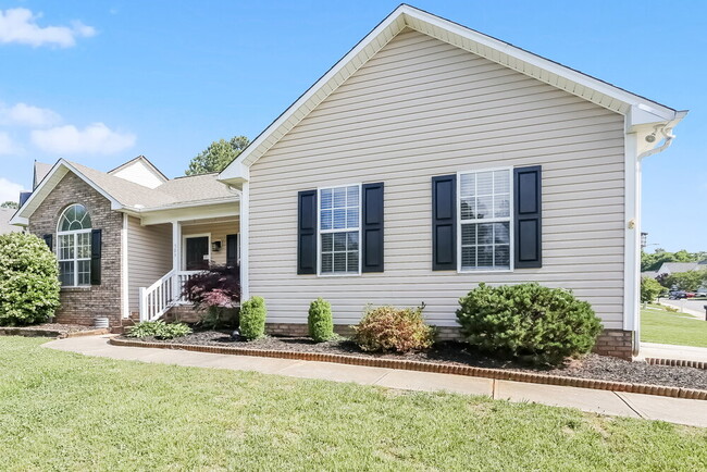 Photo - 503 Riverglen Dr NW