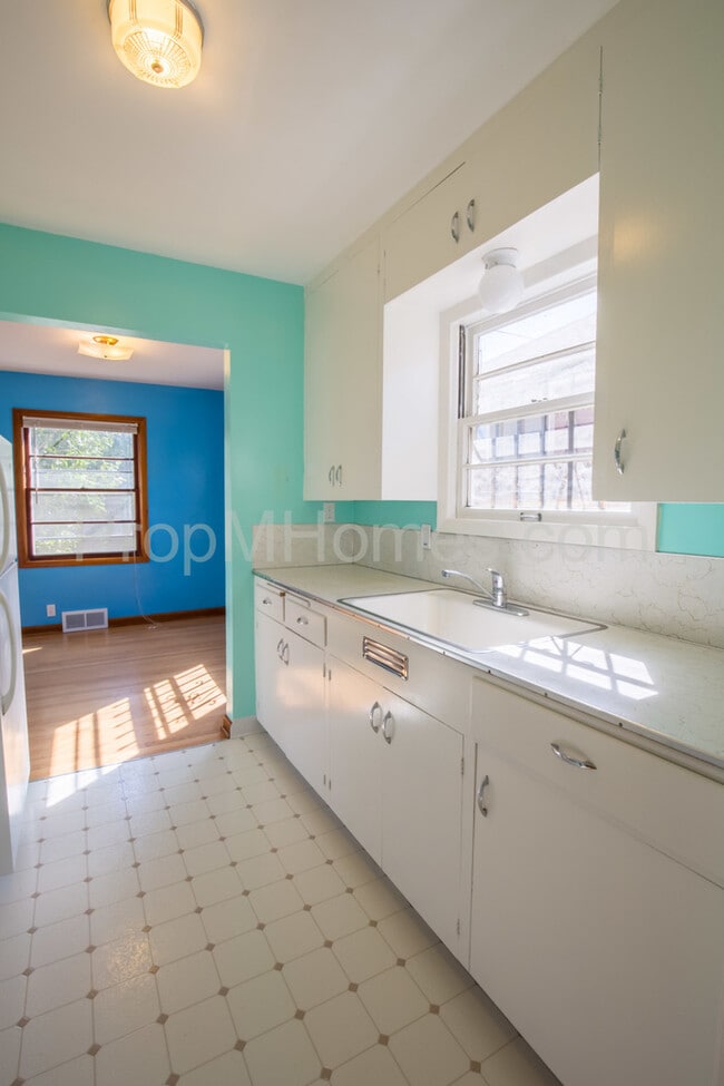 Photo - One Block To Alberta -Prime Location - Gre... Unit 1206 North Humboldt Street