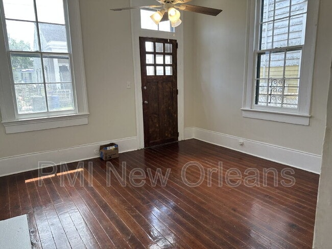 Photo - 2427 Rousseau St
