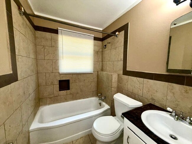 Photo - 3113 Wenz Ave