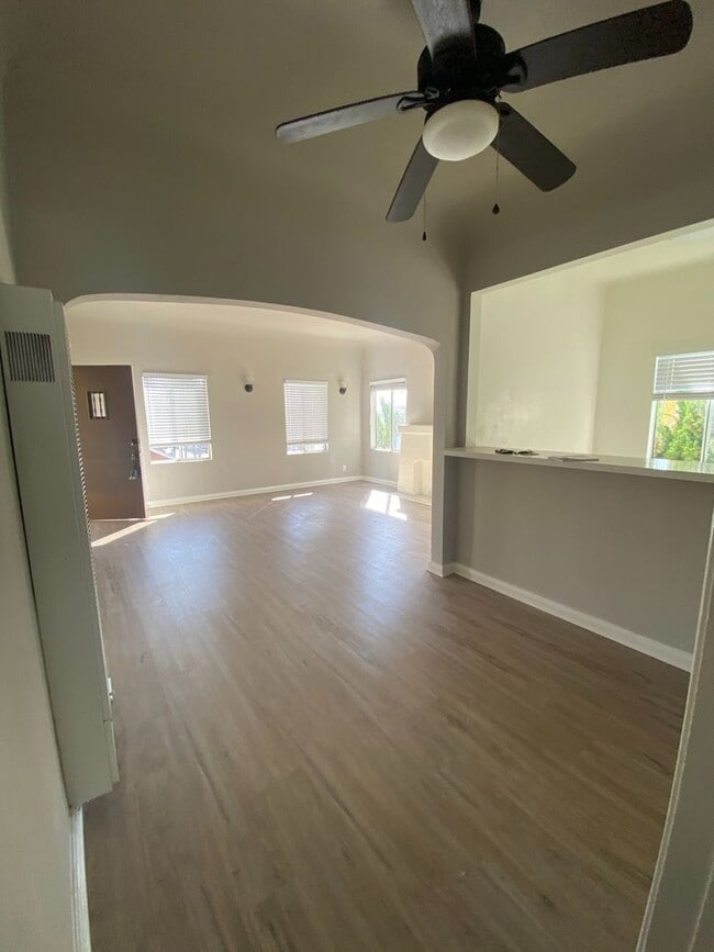 Building Photo - 1055 Mira Mar Ave.