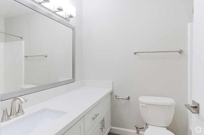 1BR, 1BA - 724 SF