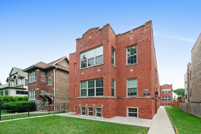 HIGHPOINT Old Irving Park