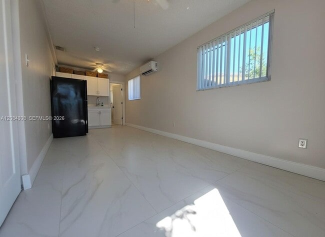 1430 N 68th Ave Unit B