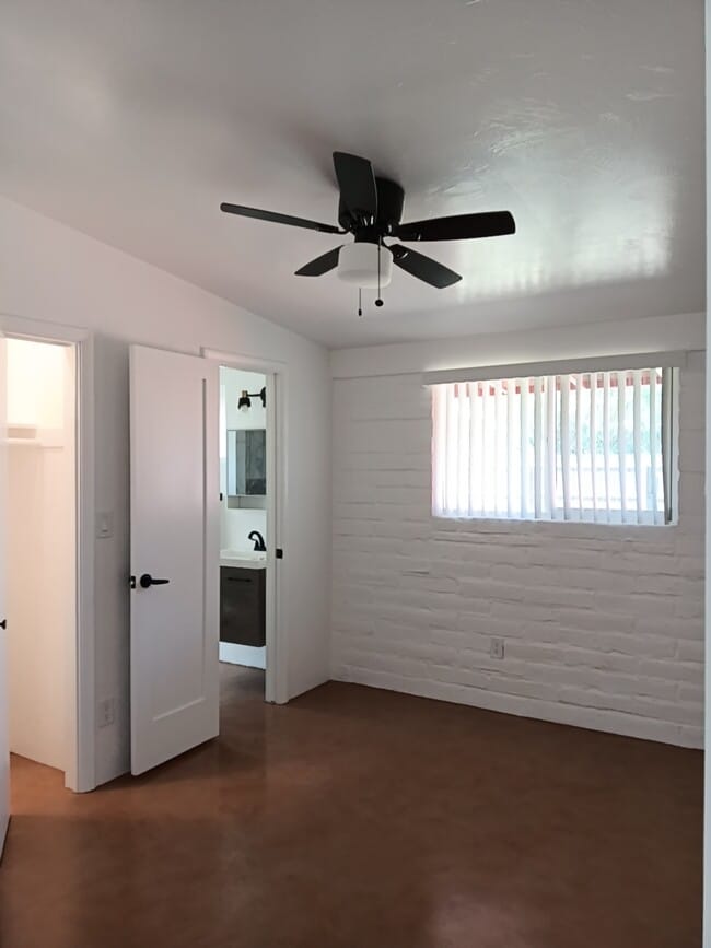 Photo - 3920 E Poe St
