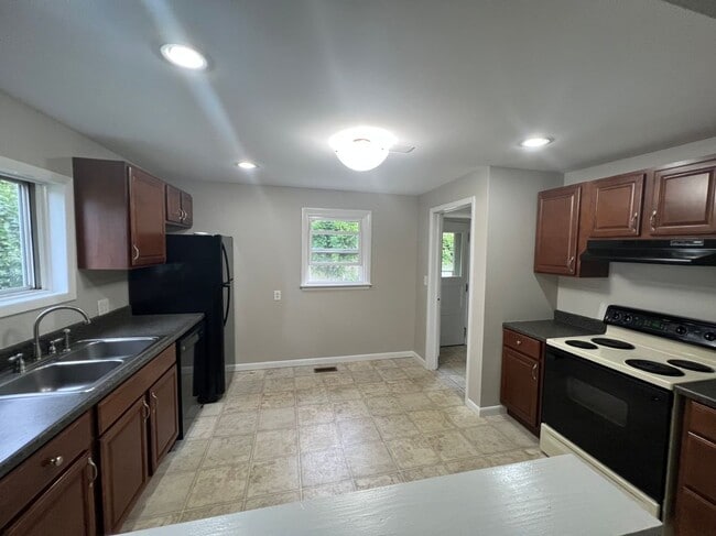 71 Roselawn Ave
