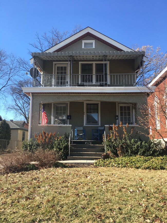 Front of building - 4115 34th Avenue Casa Adosada