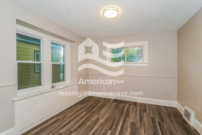 1005 Dover Ave