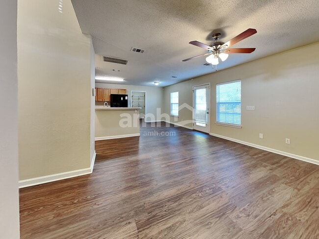 Photo - 112 Willow Lakes Ct