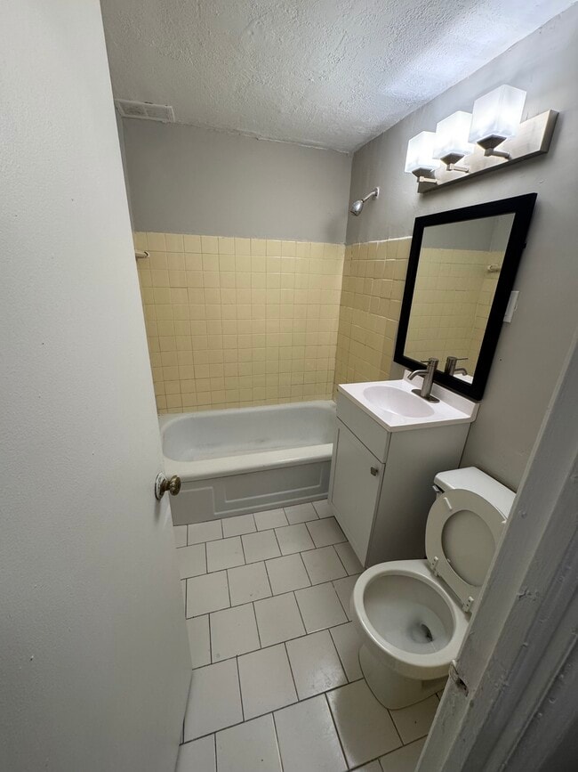 Studio $731-758