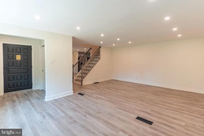 Photo - 248 Penncrest Dr