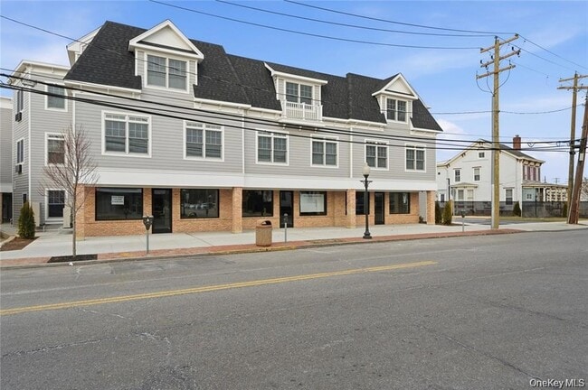 Photo - 180 Deer Park Ave Unidad 205