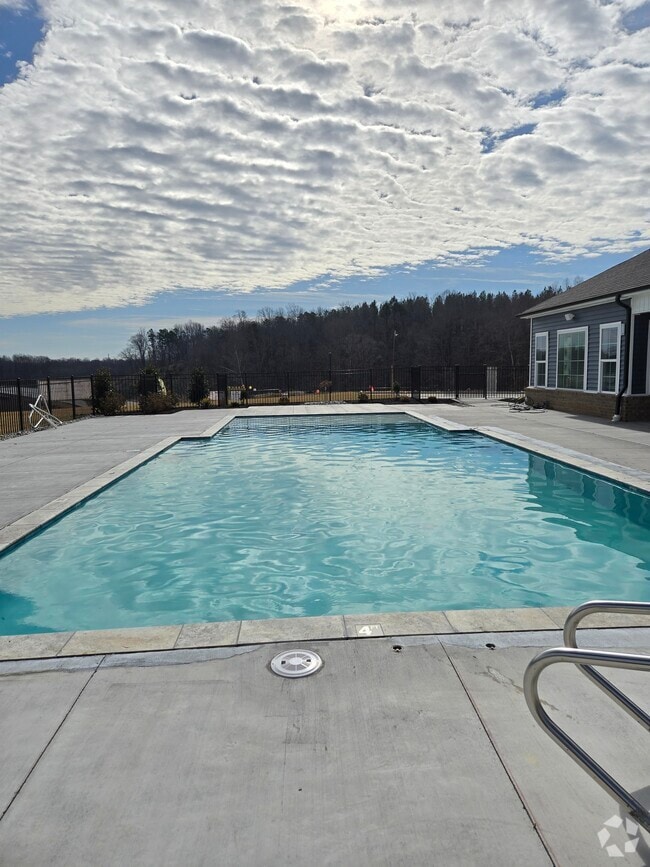 Pool - The View at Franklin Rental